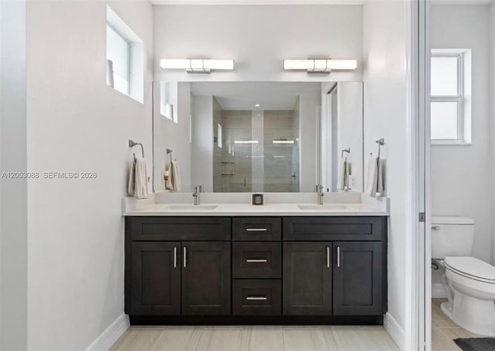 En Venta: $475,000 (3 camas, 2 baños, 0 Pies cuadrados)