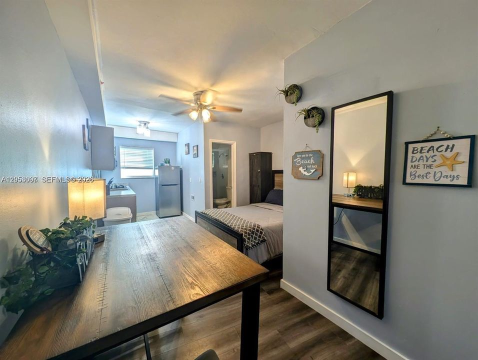 For Rent: $2,200 (0 beds, 1 baths, 400 Square Feet)