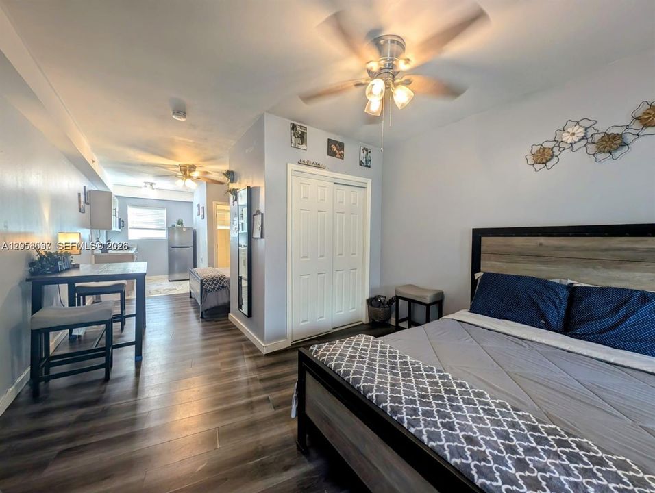 For Rent: $2,200 (0 beds, 1 baths, 400 Square Feet)