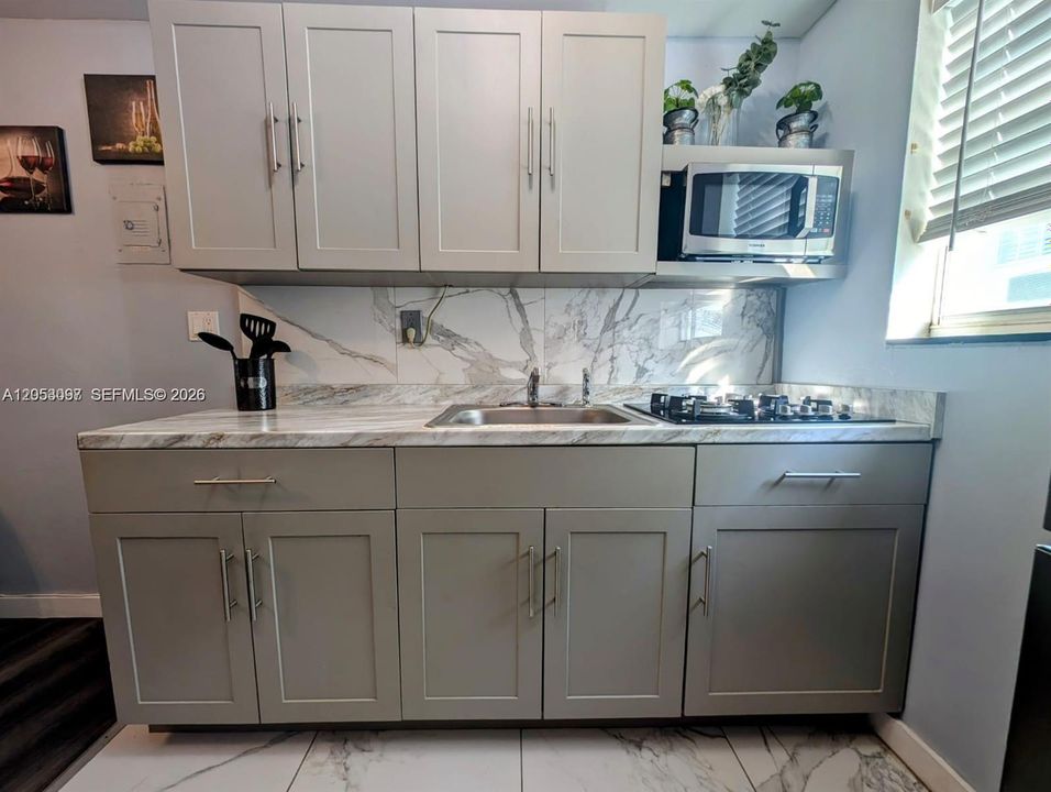 For Rent: $2,200 (0 beds, 1 baths, 400 Square Feet)
