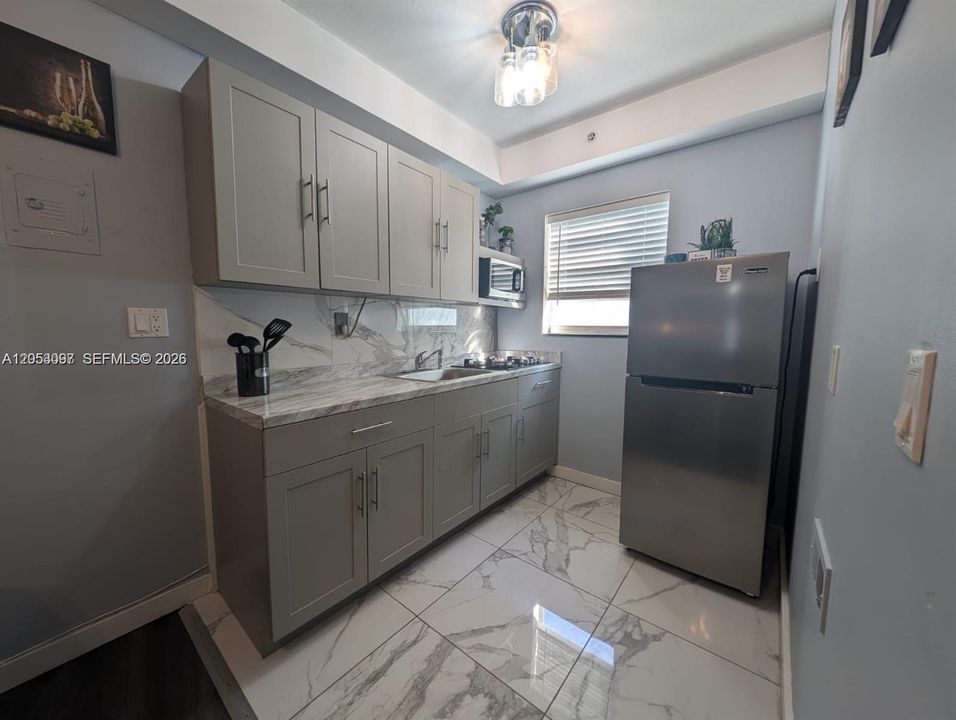 For Rent: $2,200 (0 beds, 1 baths, 400 Square Feet)
