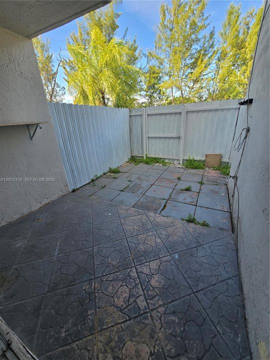 For Rent: $2,500 (2 beds, 2 baths, 970 Square Feet)