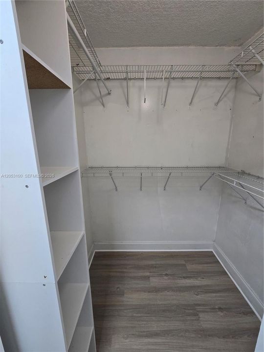 For Rent: $2,500 (2 beds, 2 baths, 970 Square Feet)