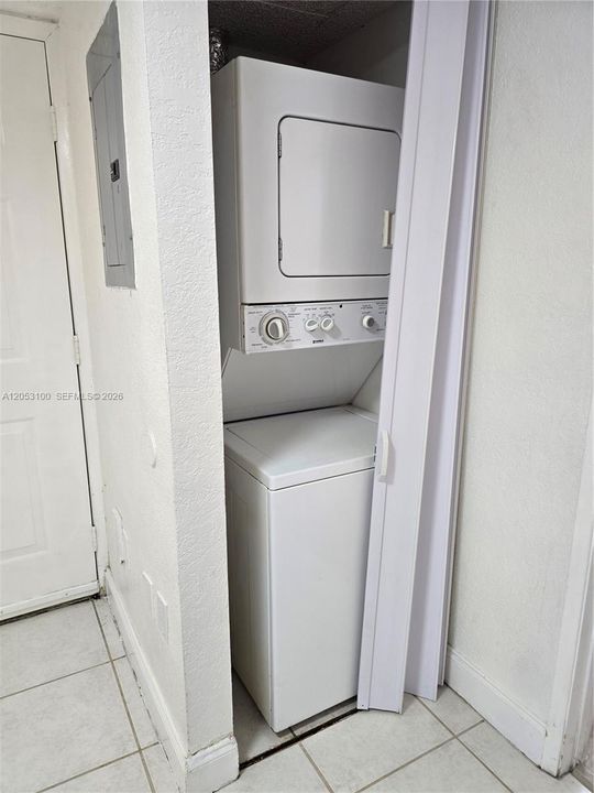 For Rent: $2,500 (2 beds, 2 baths, 970 Square Feet)