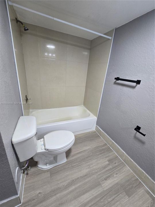 For Rent: $2,500 (2 beds, 2 baths, 970 Square Feet)