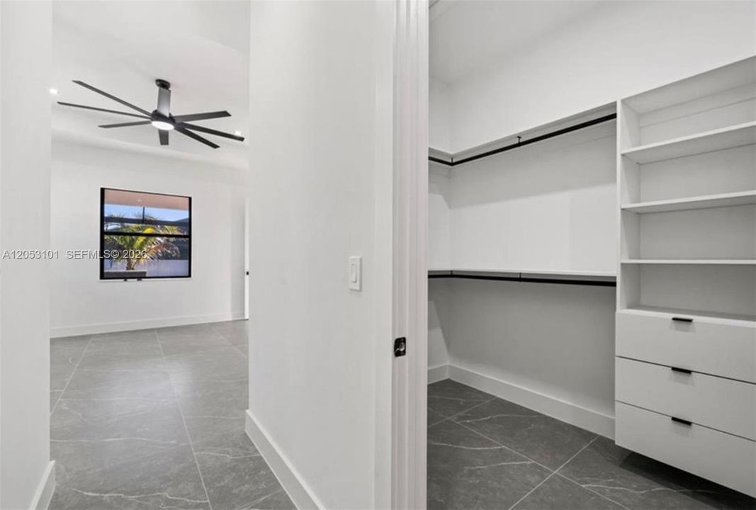 На продажу: $689,000 (4 спален, 3 ванн, 0 Квадратных фут)