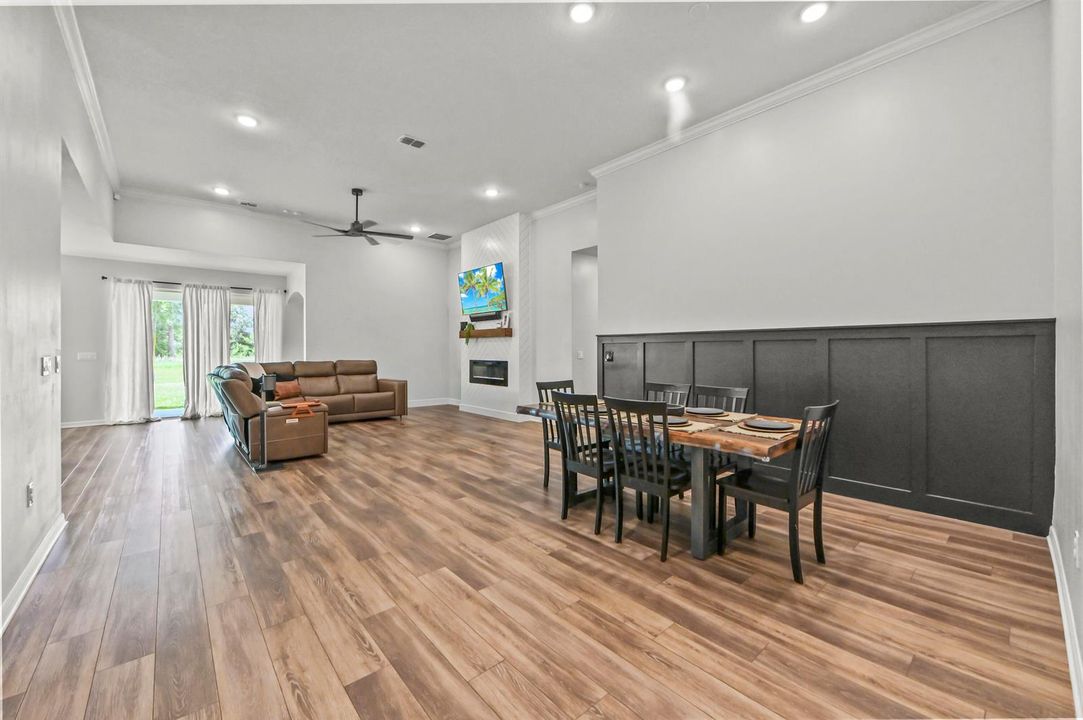 Dining Room Area
