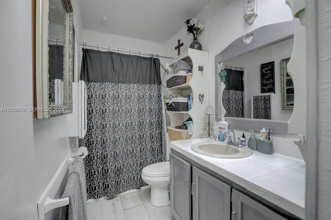 For Rent: $2,399 (3 beds, 1 baths, 1744 Square Feet)