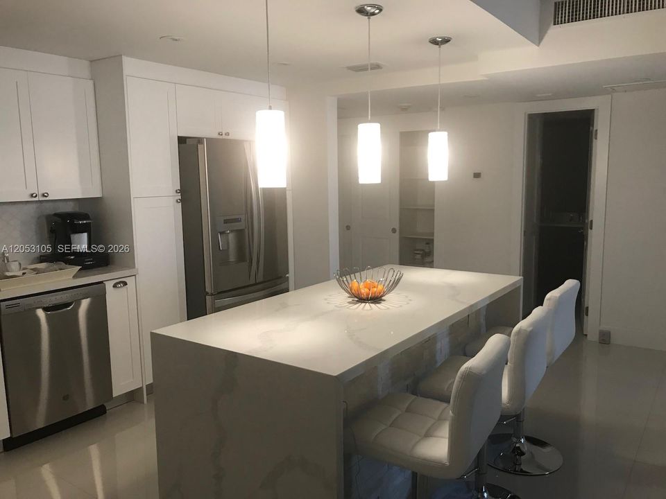 En Renta: $2,500 (1 camas, 1 baños, 1000 Pies cuadrados)