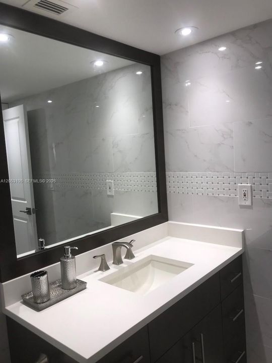 En Renta: $2,500 (1 camas, 1 baños, 1000 Pies cuadrados)