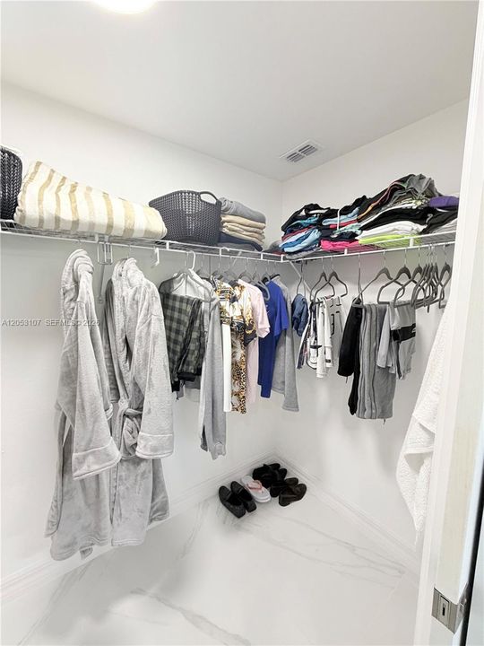 En Renta: $1,900 (3 camas, 2 baños, 1400 Pies cuadrados)