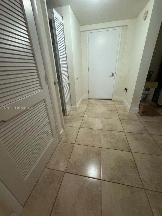В аренду: $2,600 (2 спален, 2 ванн, 954 Квадратных фут)