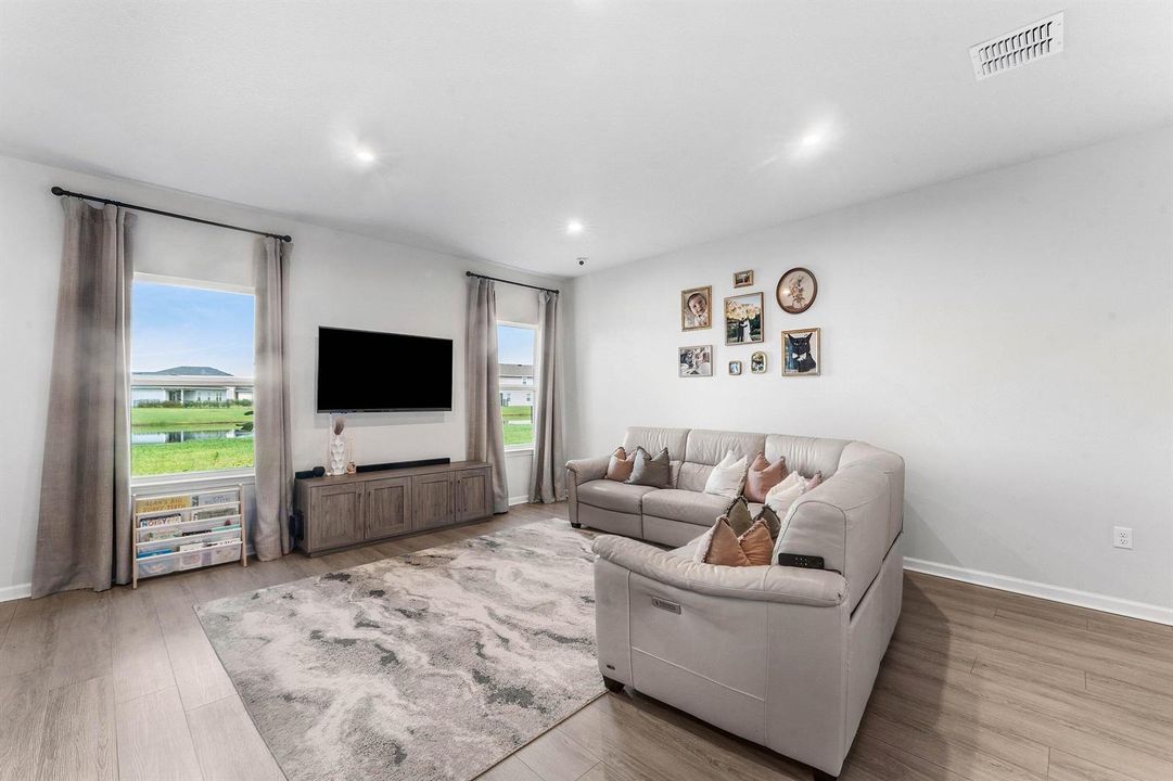 009-9362SerapisWay-PortStLucie-FL-34987-