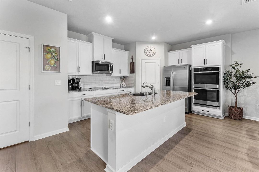013-9362SerapisWay-PortStLucie-FL-34987-
