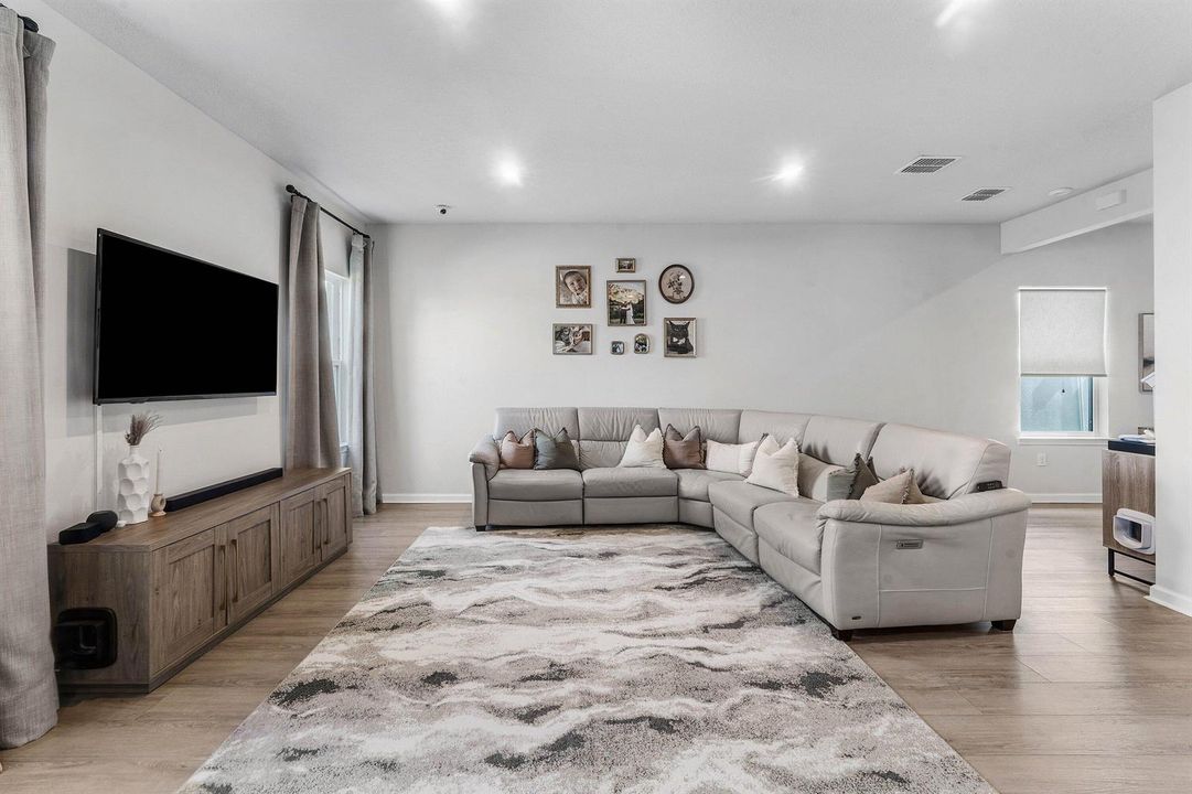 008-9362SerapisWay-PortStLucie-FL-34987-