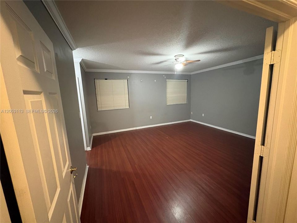 For Sale: $849,000 (5 beds, 3 baths, 2417 Square Feet)