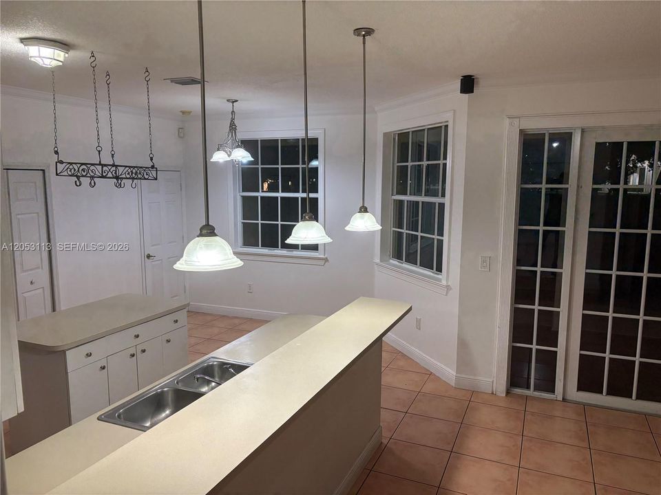 For Sale: $849,000 (5 beds, 3 baths, 2417 Square Feet)