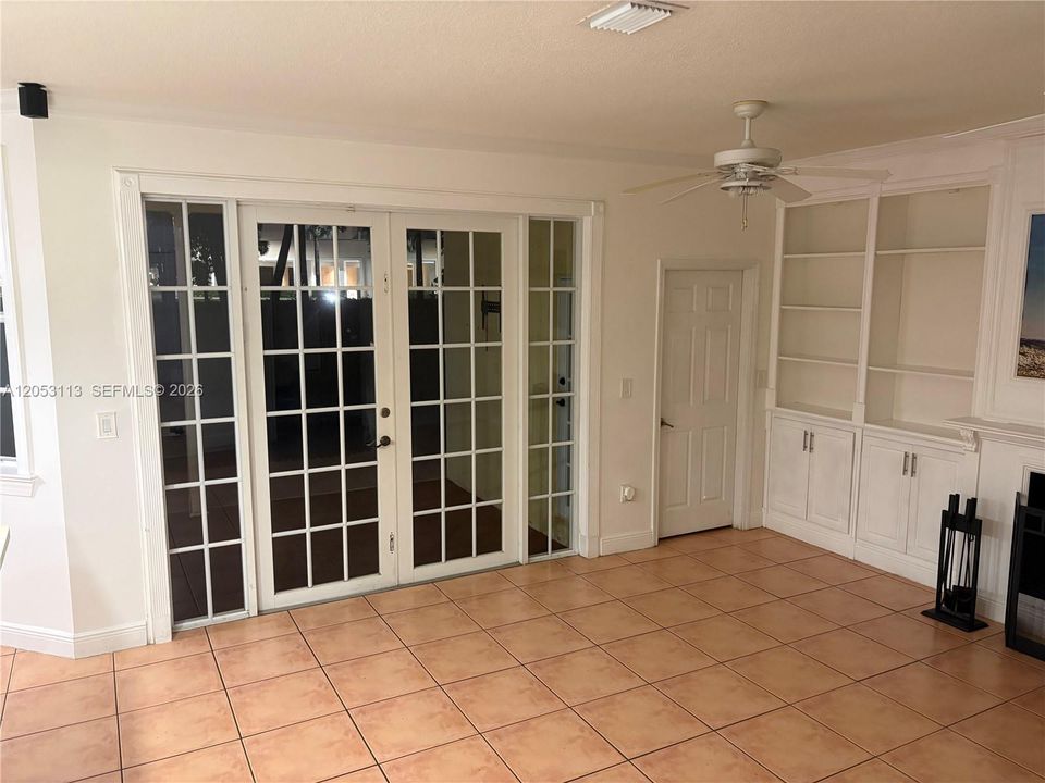 For Sale: $849,000 (5 beds, 3 baths, 2417 Square Feet)