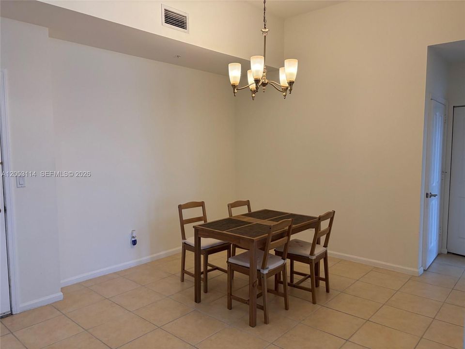 В аренду: $3,500 (2 спален, 2 ванн, 1270 Квадратных фут)