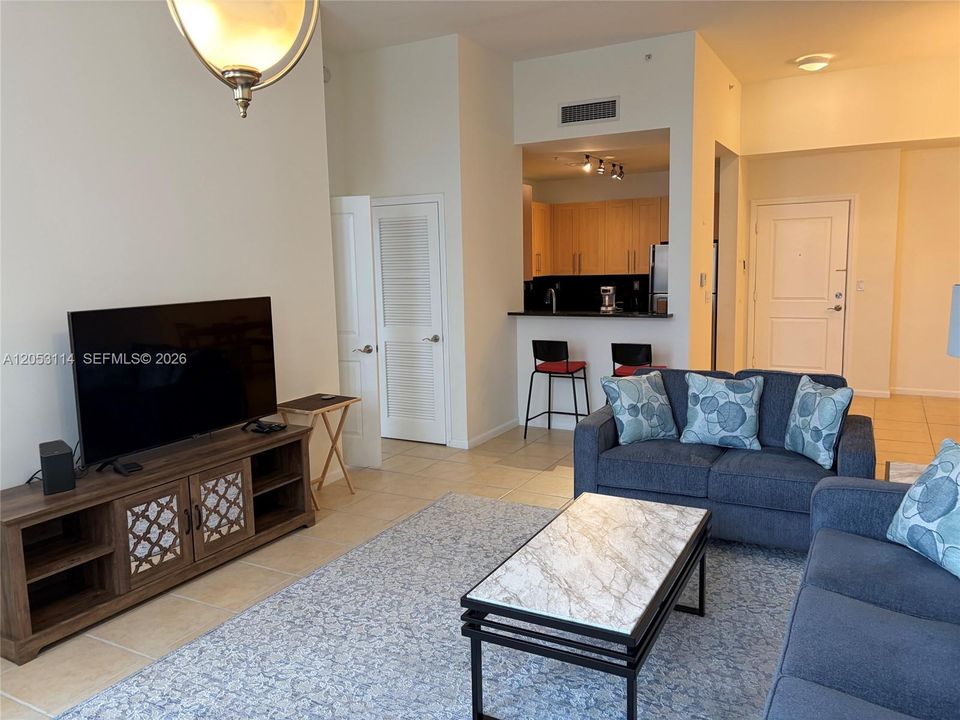 В аренду: $3,500 (2 спален, 2 ванн, 1270 Квадратных фут)