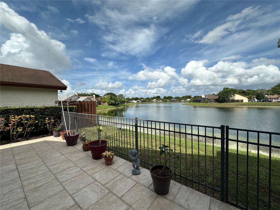 For Sale: $725,000 (3 beds, 2 baths, 1764 Square Feet)