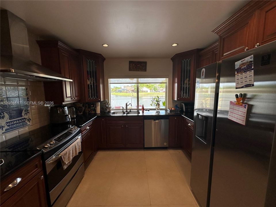 For Sale: $725,000 (3 beds, 2 baths, 1764 Square Feet)