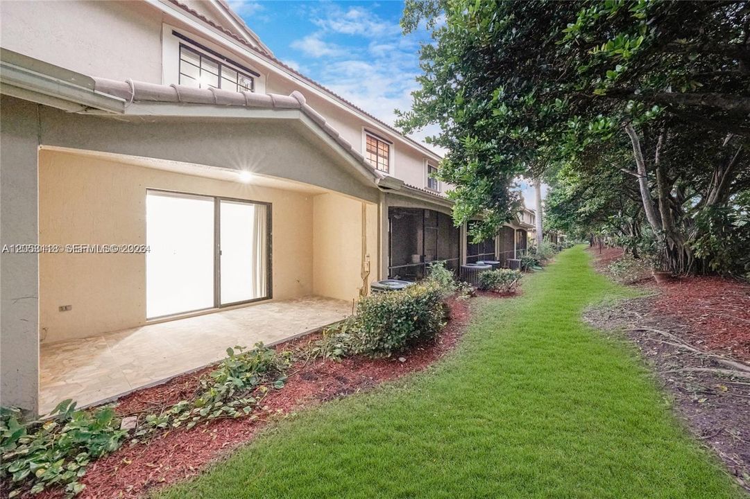 For Rent: $3,400 (3 beds, 2 baths, 1605 Square Feet)