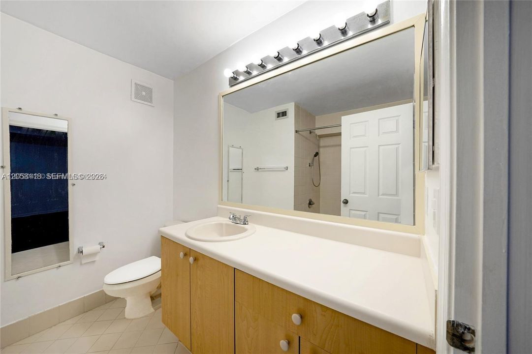 For Rent: $3,400 (3 beds, 2 baths, 1605 Square Feet)