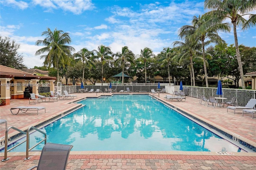 For Rent: $3,400 (3 beds, 2 baths, 1605 Square Feet)