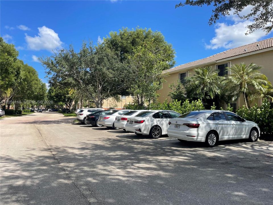 For Rent: $3,400 (3 beds, 2 baths, 1605 Square Feet)