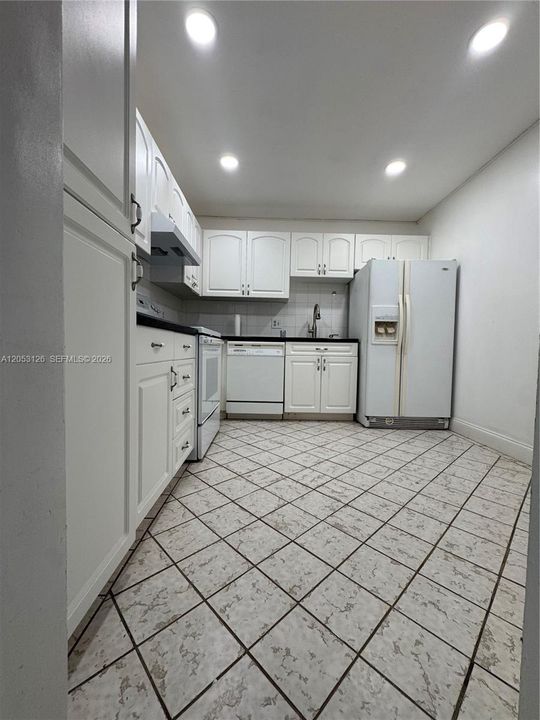 For Rent: $1,800 (1 beds, 1 baths, 1066 Square Feet)
