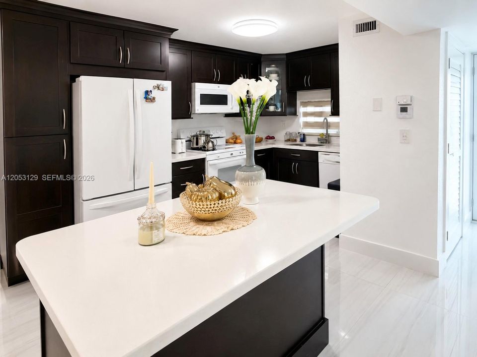 For Rent: $2,500 (2 beds, 2 baths, 1170 Square Feet)