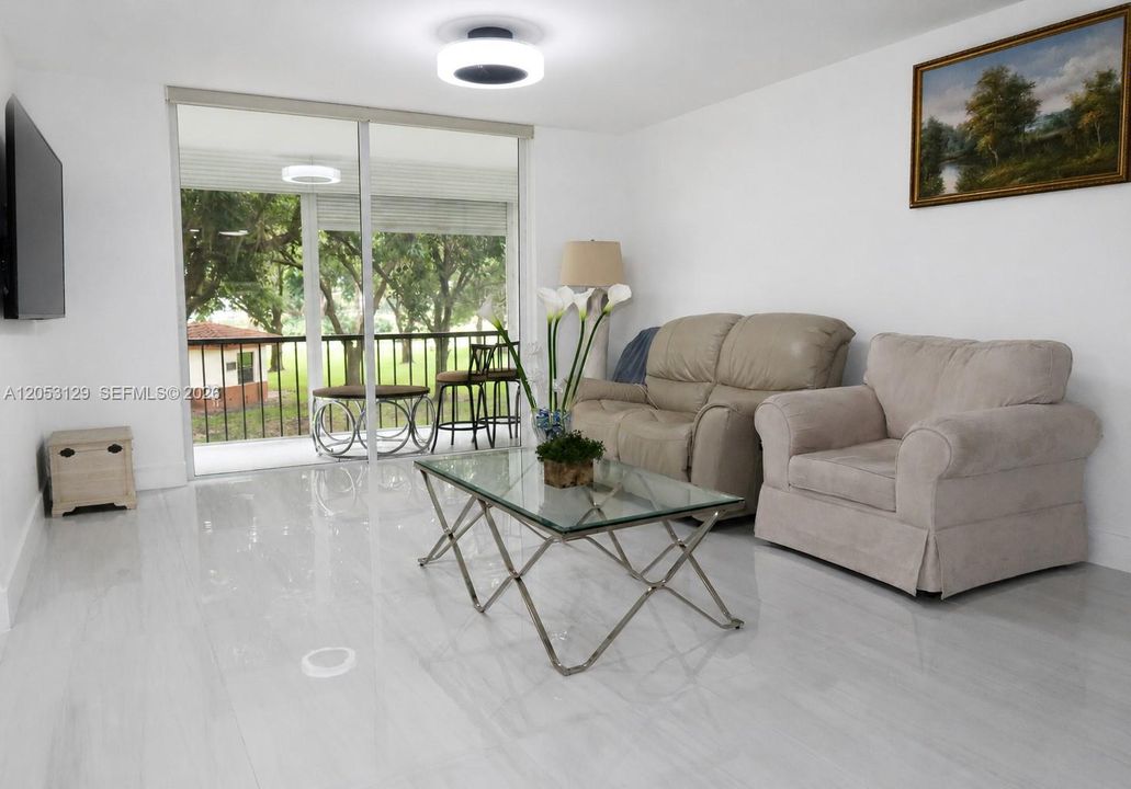 For Rent: $2,500 (2 beds, 2 baths, 1170 Square Feet)