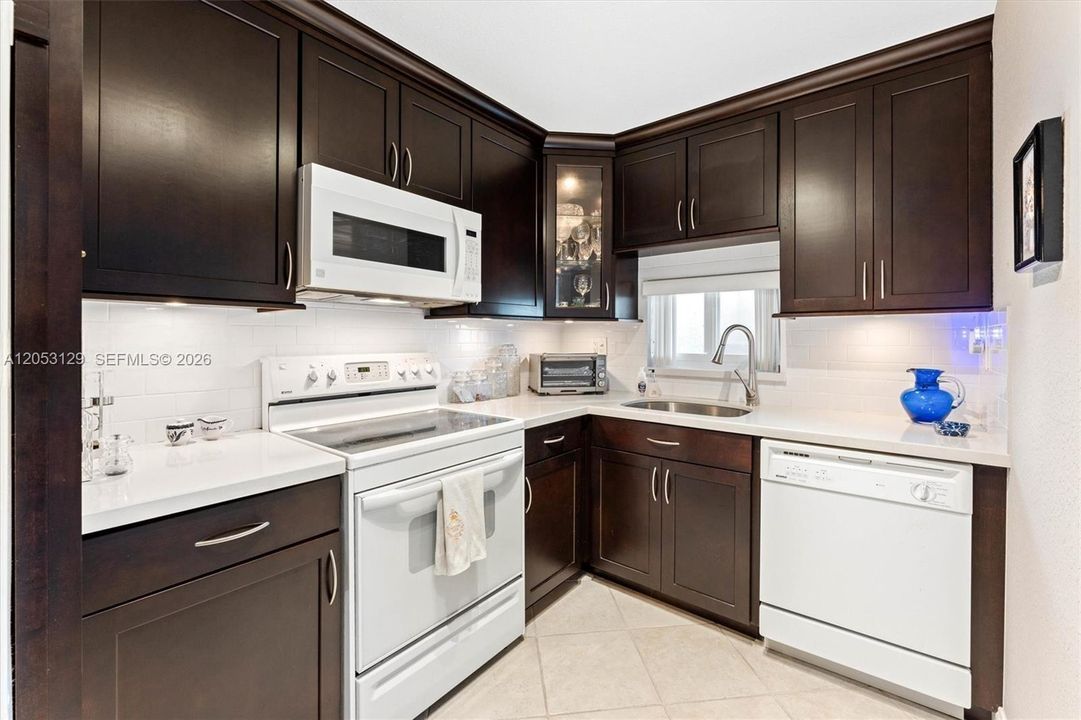 For Rent: $2,500 (2 beds, 2 baths, 1170 Square Feet)