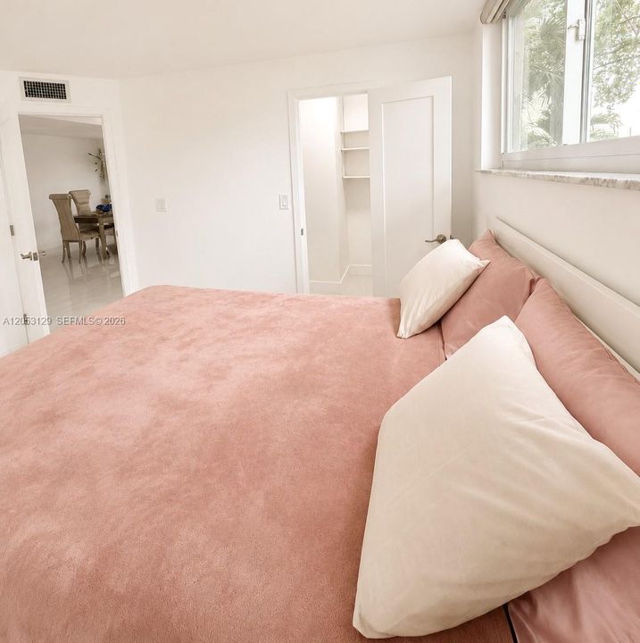 For Rent: $2,500 (2 beds, 2 baths, 1170 Square Feet)