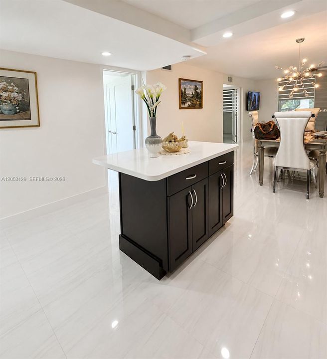 For Rent: $2,500 (2 beds, 2 baths, 1170 Square Feet)