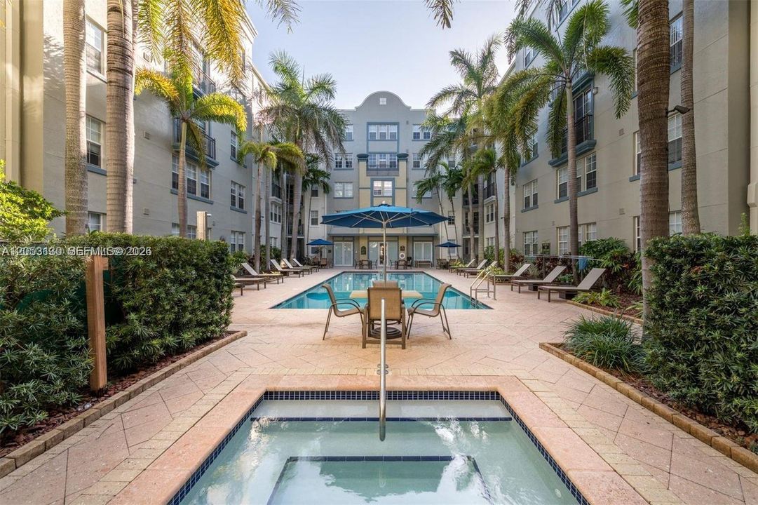 For Rent: $2,600 (2 beds, 2 baths, 1240 Square Feet)