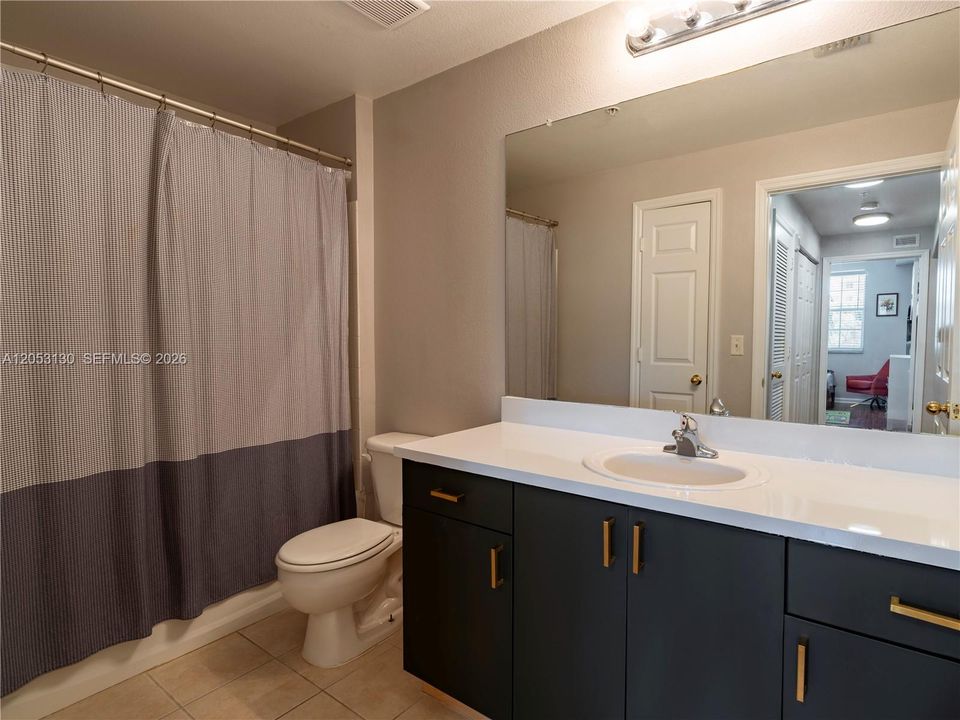 For Rent: $2,600 (2 beds, 2 baths, 1240 Square Feet)