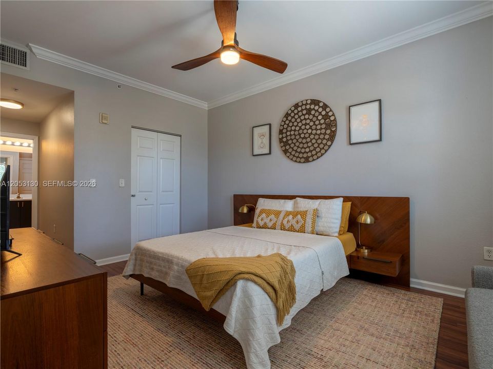 For Rent: $2,600 (2 beds, 2 baths, 1240 Square Feet)