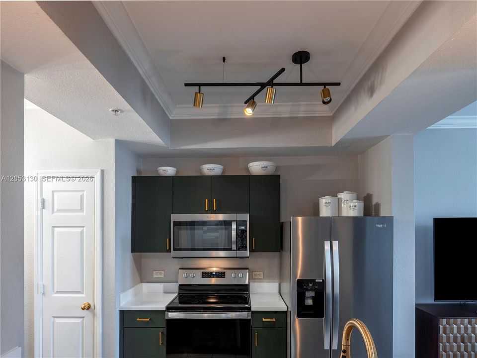 For Rent: $2,600 (2 beds, 2 baths, 1240 Square Feet)