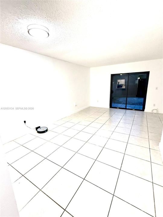 For Sale: $269,900 (2 beds, 1 baths, 764 Square Feet)
