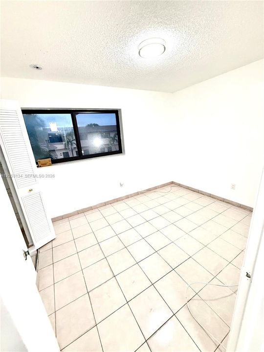 For Sale: $269,900 (2 beds, 1 baths, 764 Square Feet)