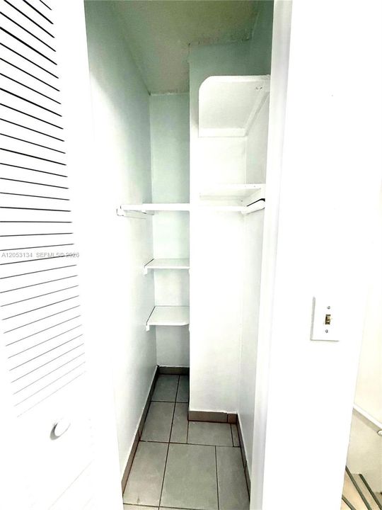 For Sale: $269,900 (2 beds, 1 baths, 764 Square Feet)