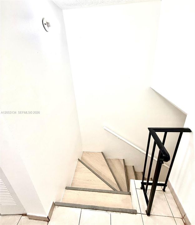 For Sale: $269,900 (2 beds, 1 baths, 764 Square Feet)