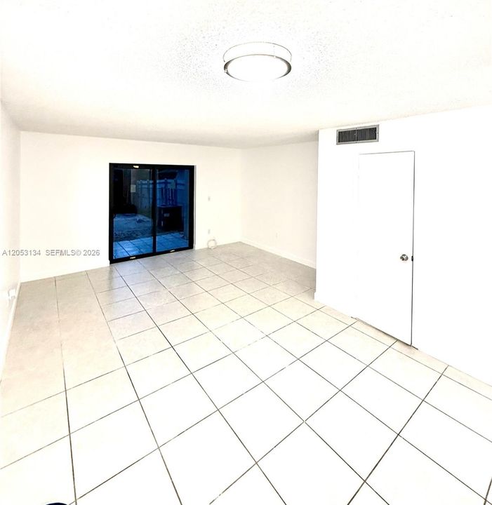For Sale: $269,900 (2 beds, 1 baths, 764 Square Feet)