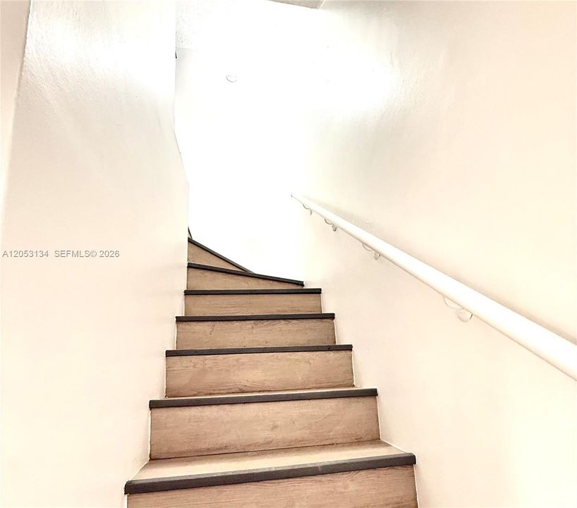 For Sale: $269,900 (2 beds, 1 baths, 764 Square Feet)