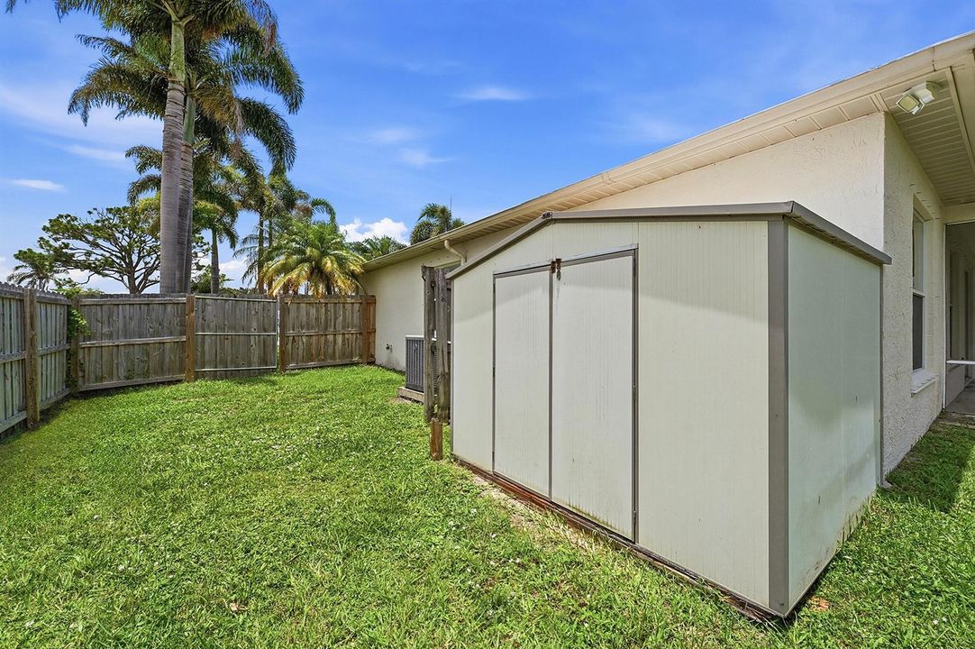 32_storage shed