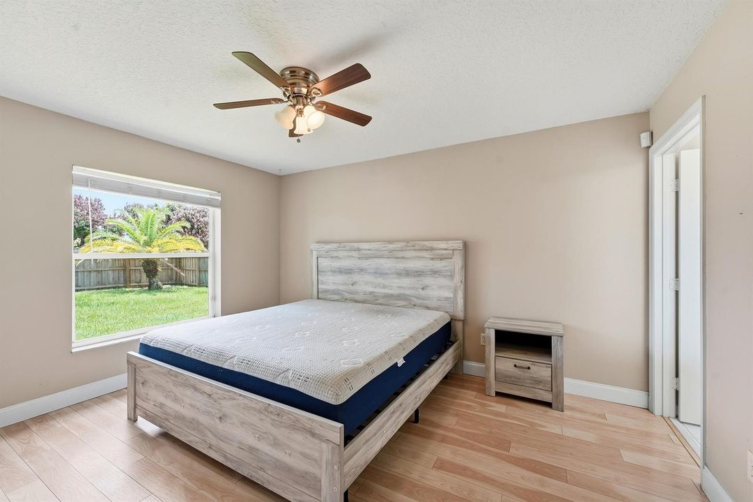 16_primary bedroom