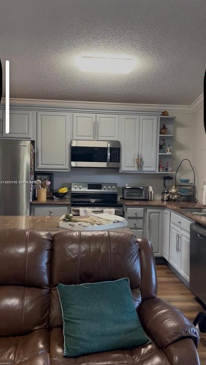 For Sale: $664,900 (3 beds, 2 baths, 1437 Square Feet)