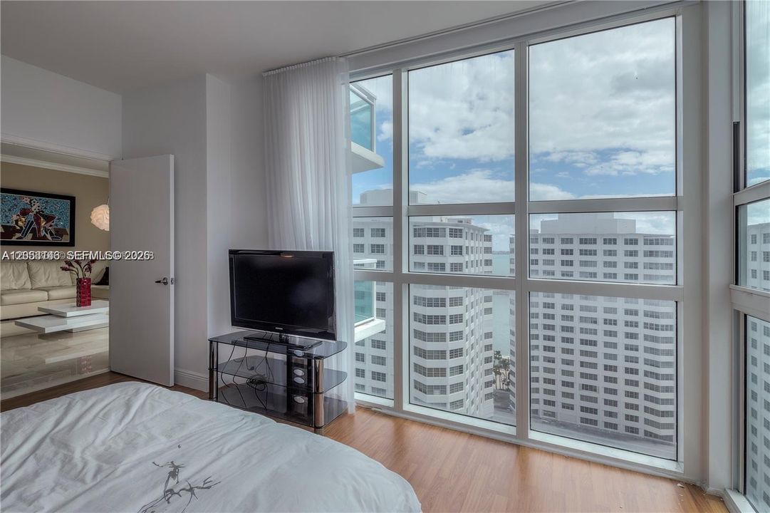For Rent: $5,400 (2 beds, 2 baths, 1278 Square Feet)